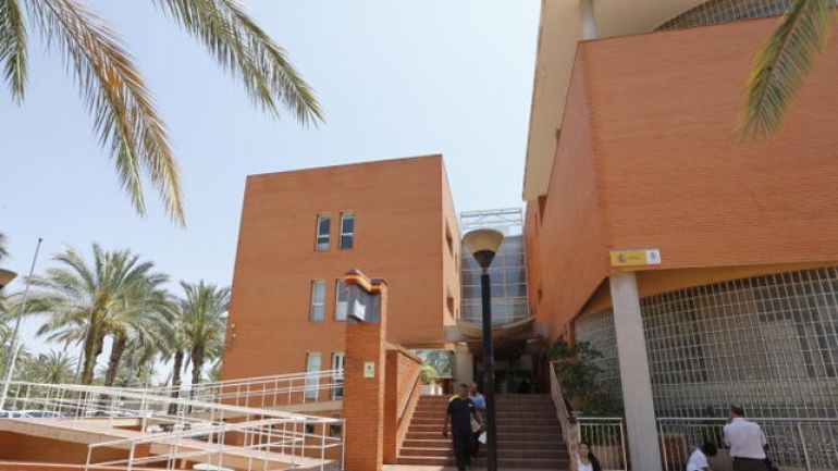 Detenidos dos personas por estafar a 4 familias por el cobro de fianza